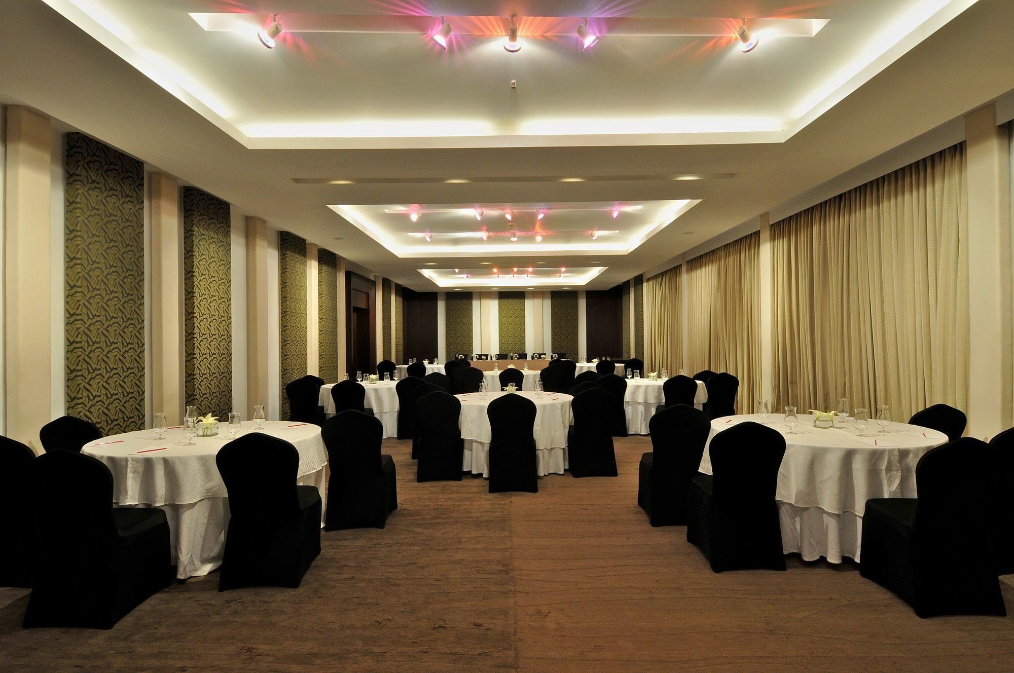 Vivanta Bengaluru Residency Road Étterem fotó